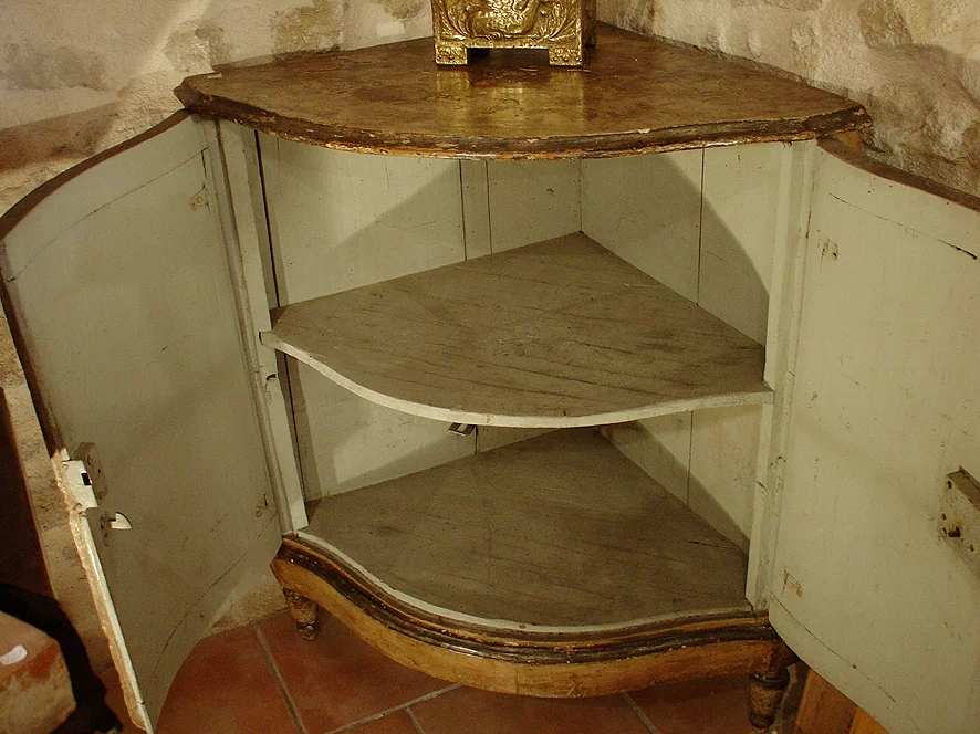 Italian 18th century corner cabinet