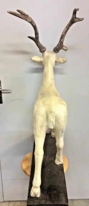 Sculpture d'un cerf en resine travail vers 1960