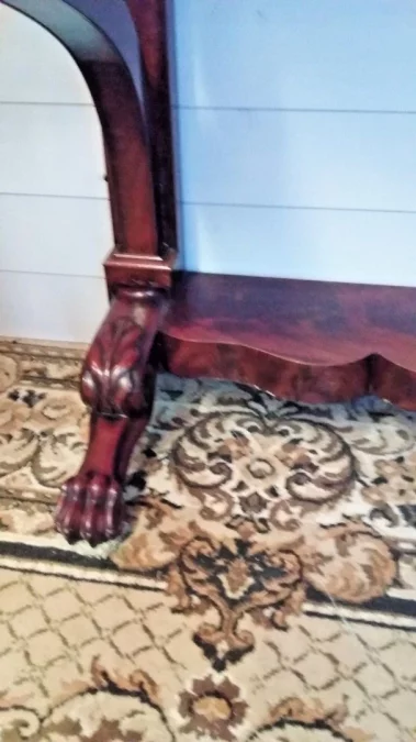 Petite console ouvrant par un tiroir en ceinture Empire en acajou 19ème