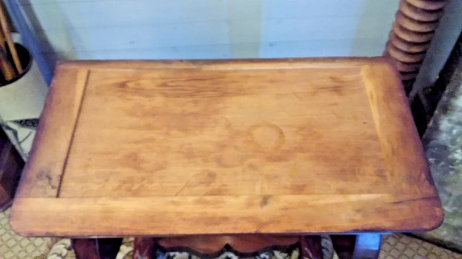 Petite console ouvrant par un tiroir en ceinture Empire en acajou 19ème