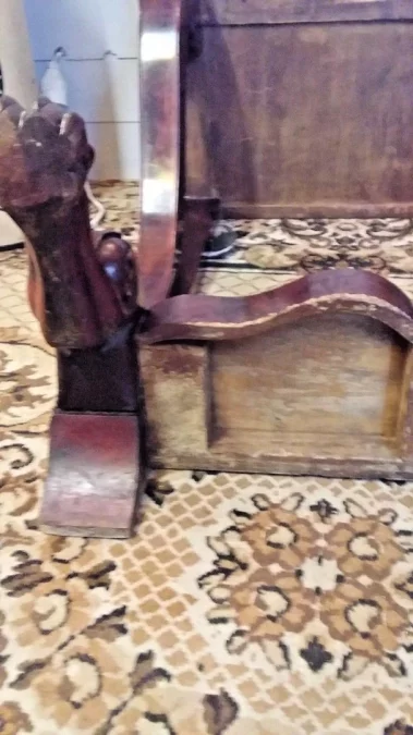 Petite console ouvrant par un tiroir en ceinture Empire en acajou 19ème