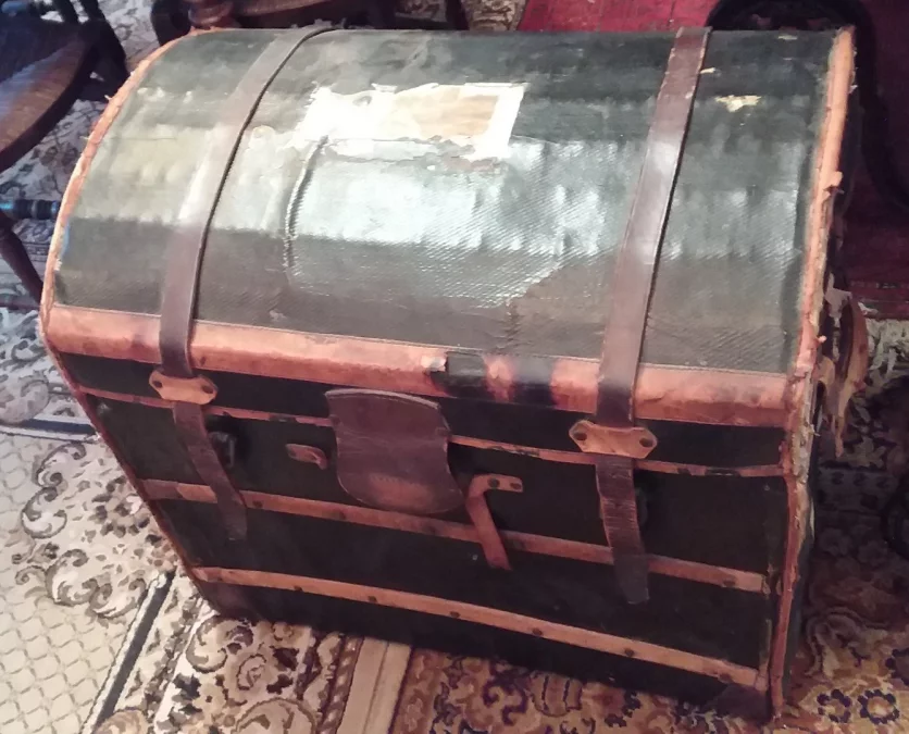 Malle de voyage en cuir vers 1900