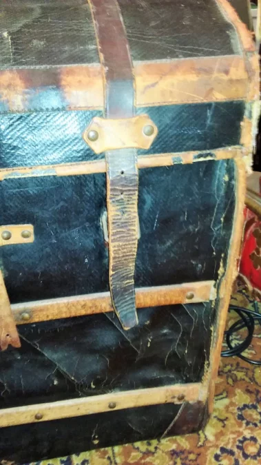 Malle de voyage en cuir vers 1900