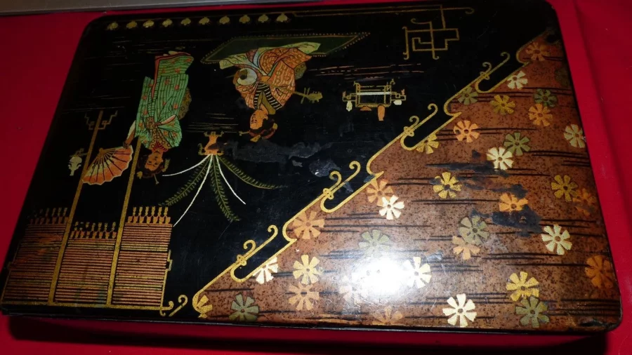 Grande boite asiatique en papier mâché fin XIXème