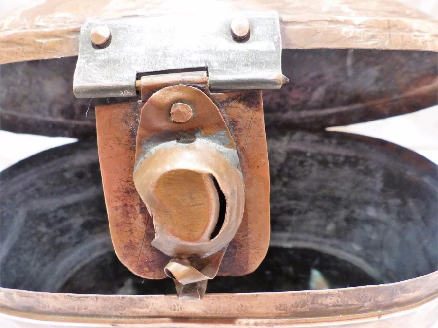 Ancien panier ou vivier réserve a poisson pêche vintage en cuivre milieu 20ème