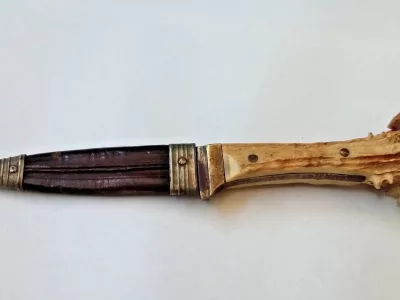 Couteau de chasse dit de bottes lame fixe