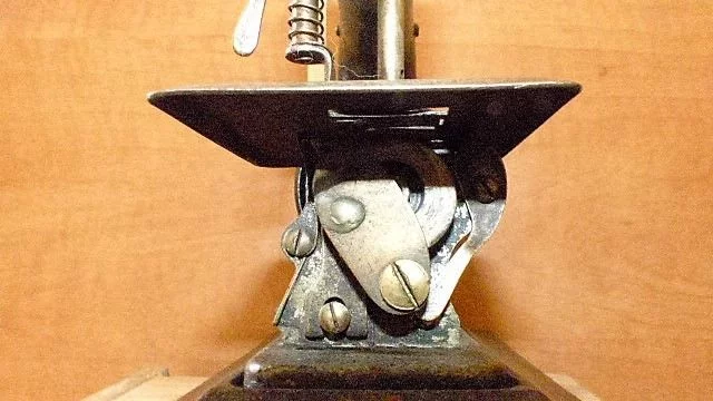 Machine a coudre "BABY" a Paris en fonte d'enfant début XXème