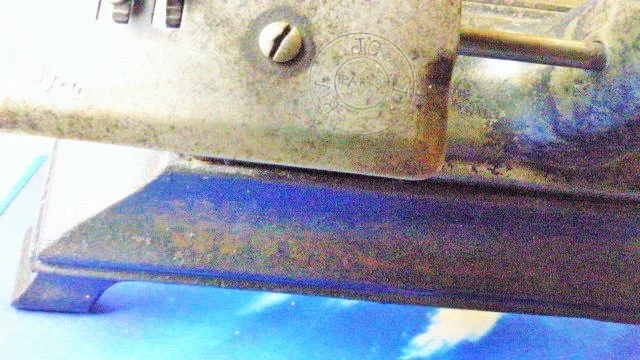 Machine a coudre "BABY" a Paris en fonte d'enfant début XXème