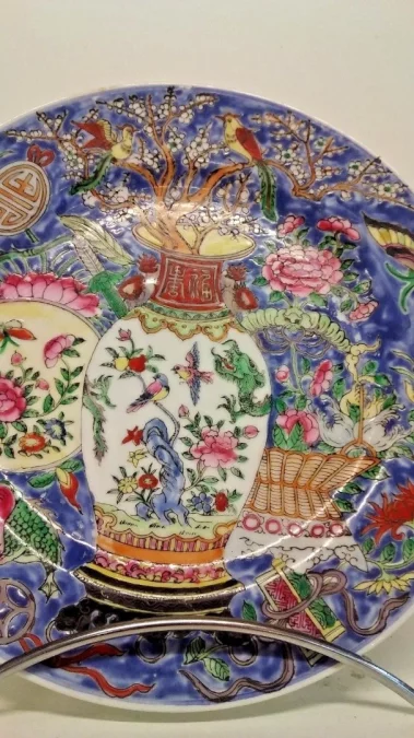 Assiette en porcelaine Chinoise Macau 19ème