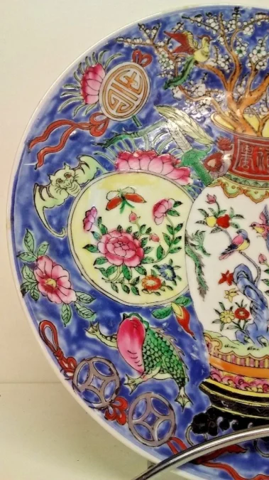 Assiette en porcelaine Chinoise Macau 19ème