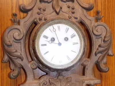 Cartel pendule murale en fonte Napoléon 3 style louis XV