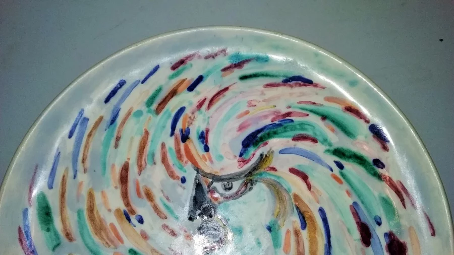 Assiette en faïence décor tête d'homme Cerennes Vallauris