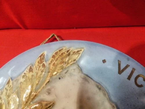 Médaillon faïence sculpture bas-relief portrait Victor Hugo E.Lachenal XXème