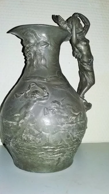 Pichet a vin en étain signé "Charles Perron vers 1900"