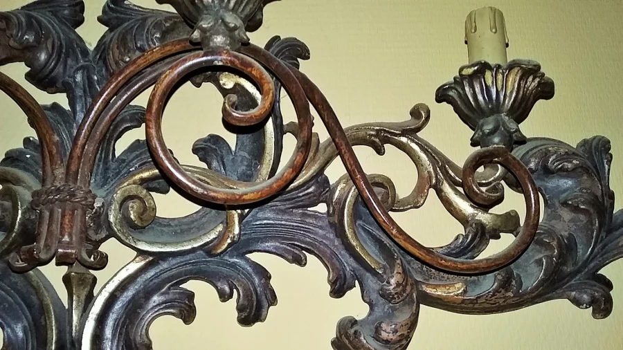 Applique fronton a 4 feux style louis  XV en résine imitation bois