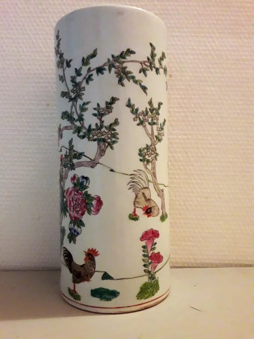 Vase en porcelaine asiatique décor coqs fin XIXème siècle