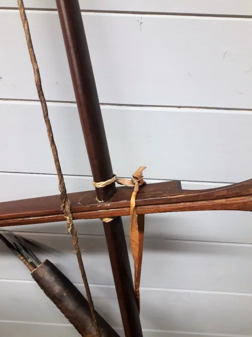 INDONESISCHER KREUZBOGEN