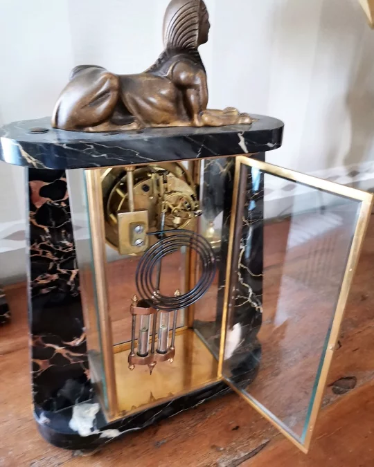 Garniture de cheminée en marbre et bronzes de style Empire