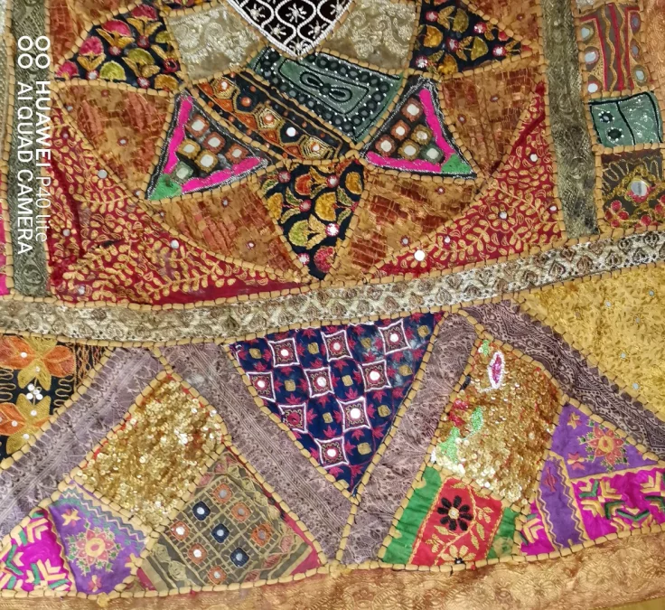 tapisserie Brodées orientale avec un cœur au centre Fin du XIXème siècle