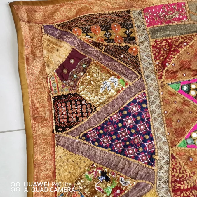 tapisserie Brodées orientale avec un cœur au centre Fin du XIXème siècle