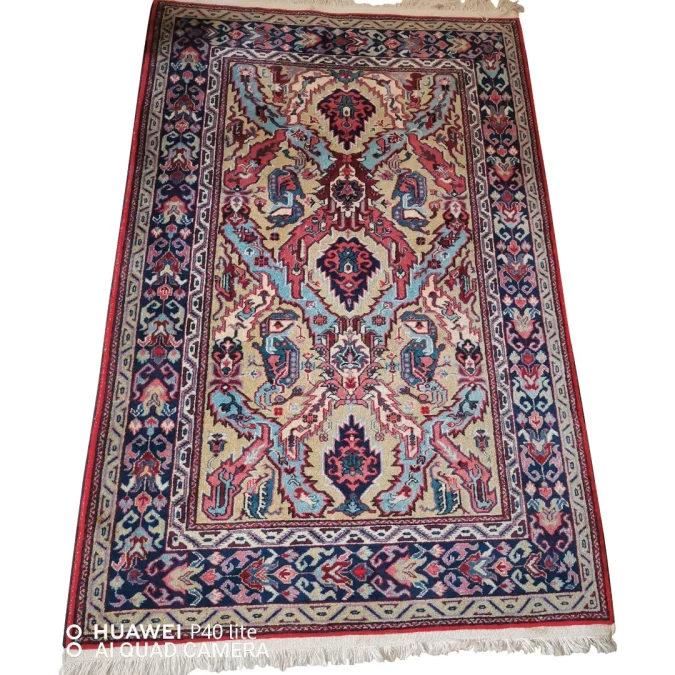 PAKISTANISCHER TEPPICH