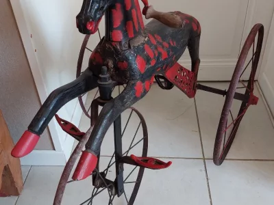 19e EEUWSE PAARDEN DRIEWIELER