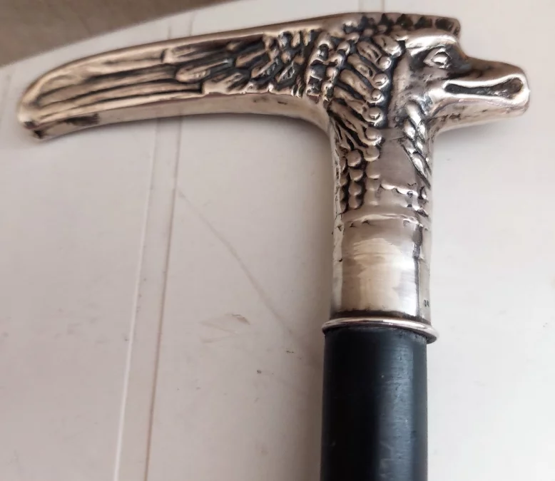 Canne de marche pommeau en argent forme tête aigle début xxème long 90 cm