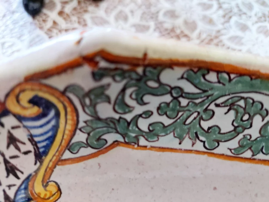 DISH подписал контракт с Маликорн Пуплар Беатрикс