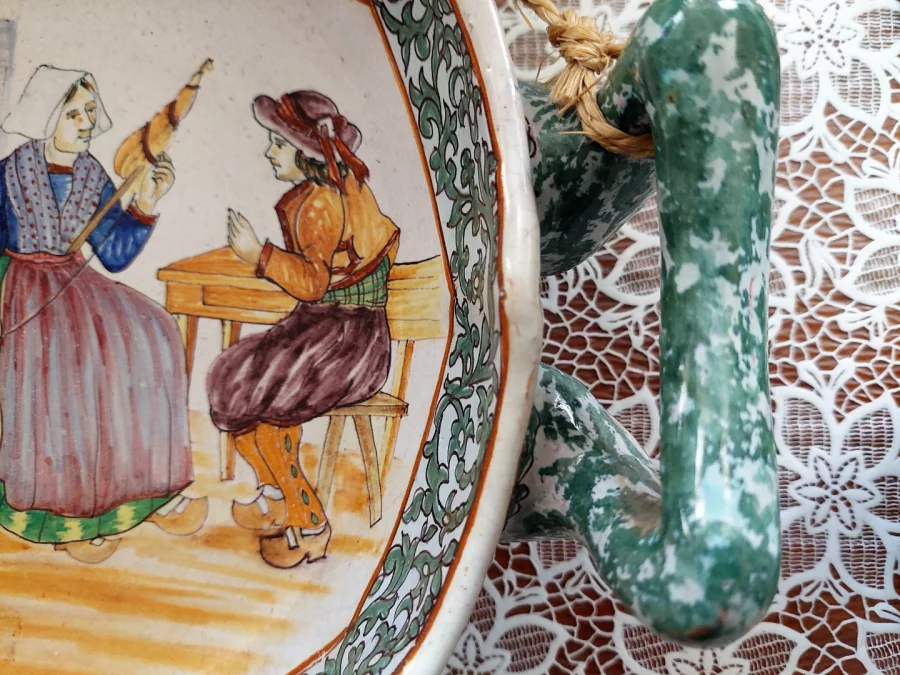 DISH подписал контракт с Маликорн Пуплар Беатрикс