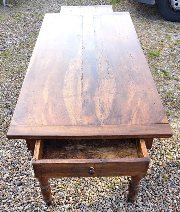 KÜCHENTISCH AUS DEM 19. JAHRHUNDERT