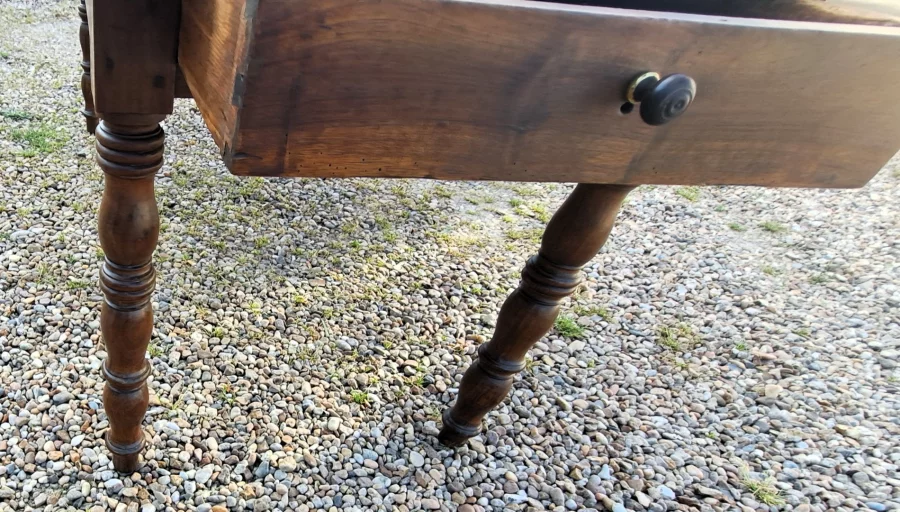 KÜCHENTISCH AUS DEM 19. JAHRHUNDERT