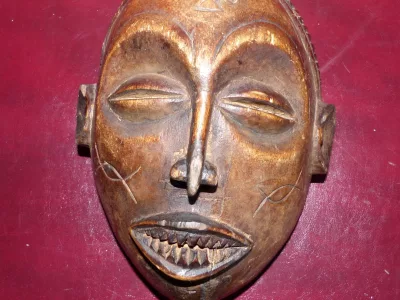 AFRIKANISCHE MASKE