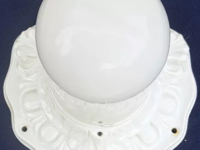 Lampe plafonnier ou applique murale base en porcelaine et opaline début XXème