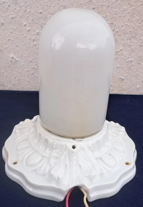 Lampe plafonnier ou applique murale base en porcelaine et opaline début XXème