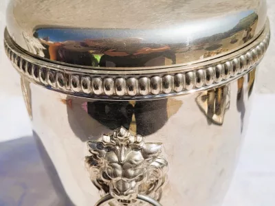 EISKÜHLER AUS SILBERPLATTE