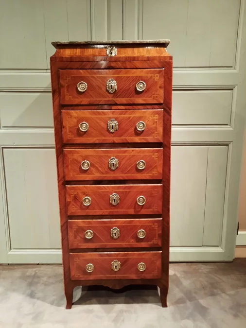 路易十六时期抽屉柜