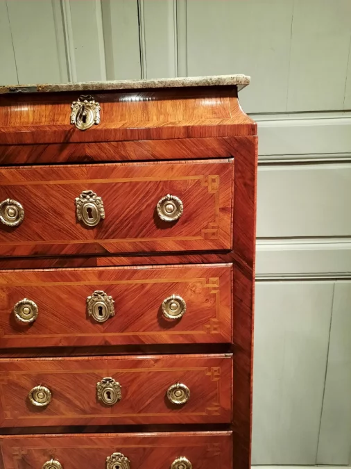 路易十六时期抽屉柜