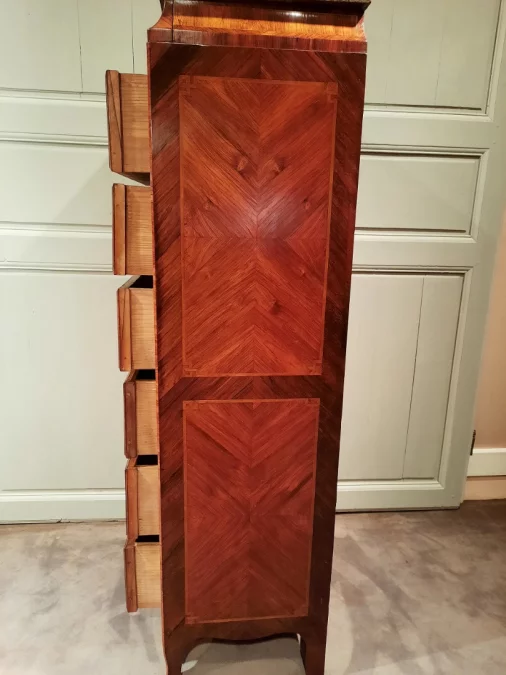 路易十六时期抽屉柜