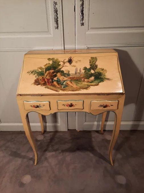 ルイ15世スタイルスロープトップデスク