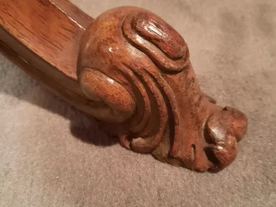 ハープ奏者の椅子