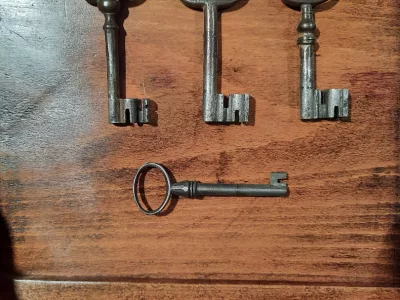 ルイ15世時代のスロープトップデスク