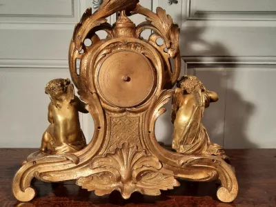 ルイ15世スタイルの時計