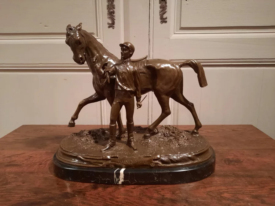 銅騎手と馬