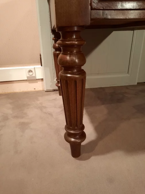 SCHREIBTISCH AUS DER LOUIS PHILIPPE-ZEIT