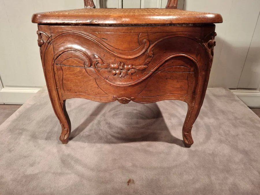 ルイ15世時代のコモードチェア