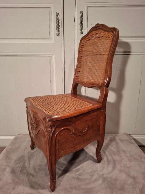 ルイ15世時代のコモードチェア