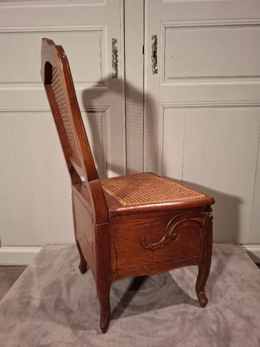 ルイ15世時代のコモードチェア