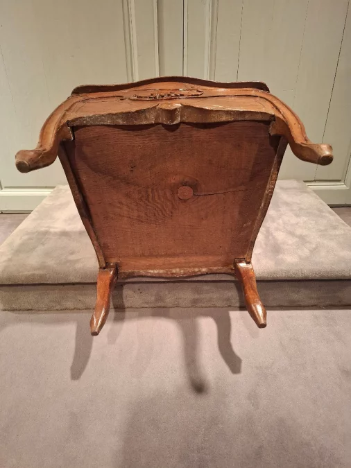 ルイ15世時代のコモードチェア