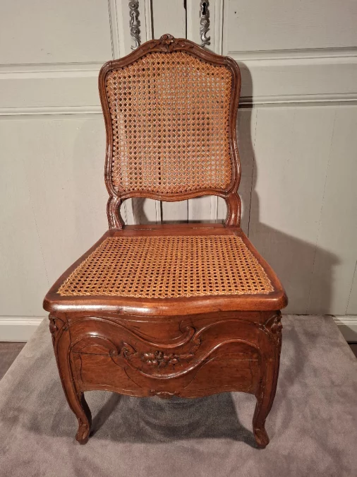 ルイ15世時代のコモードチェア