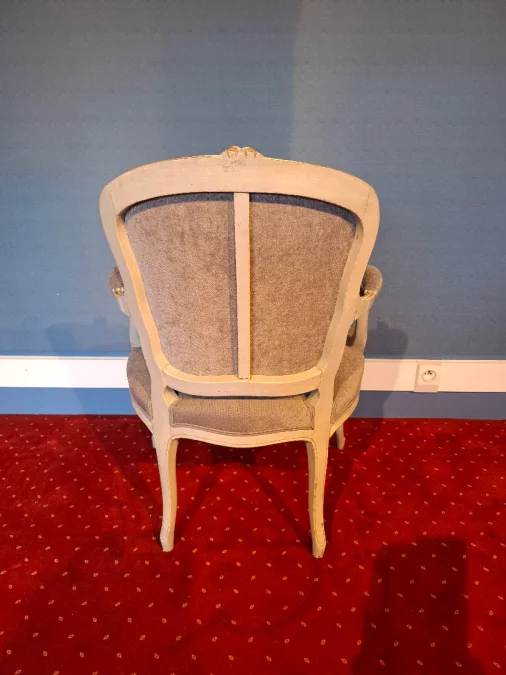 ルイ15世様式のアームチェア2脚